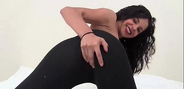  Just look at my ass in these skin tight yoga pants JOI